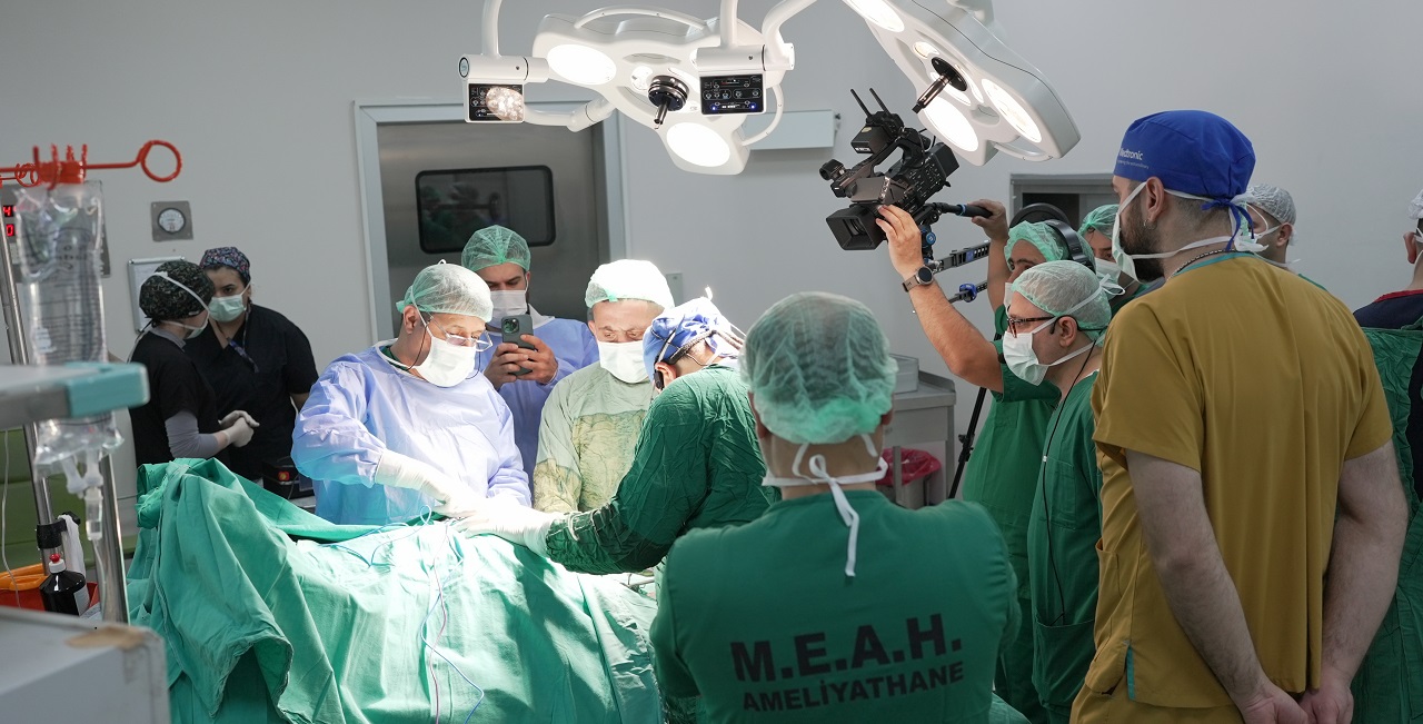 MEAH’da Canlı  Cerrahi Kursu Gerçekleştirildi