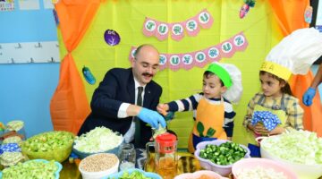 Kaymakam Çocuklarla Turşu Kurdu