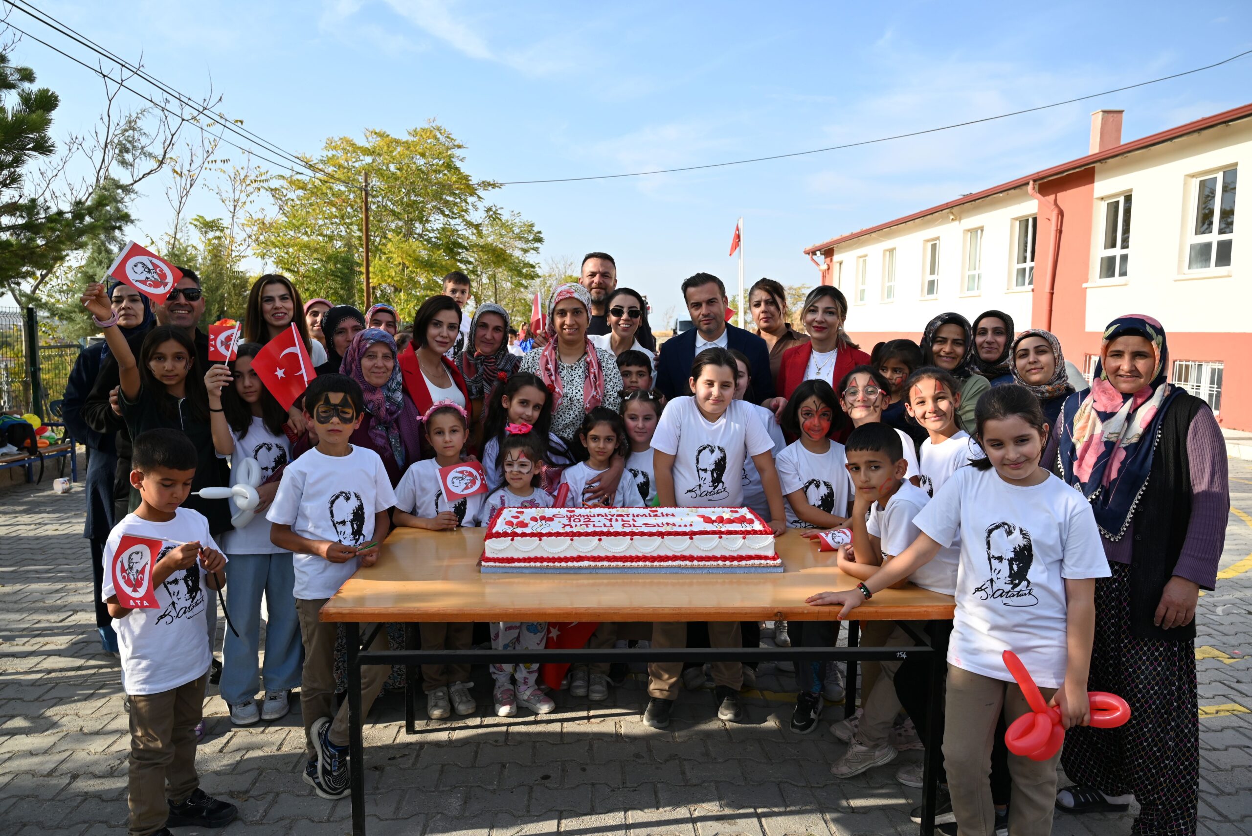 Cumhuriyet’in 102. Yılına Anlamlı Kutlama: Minik Öğrencilerden Anlamlı Şenlik