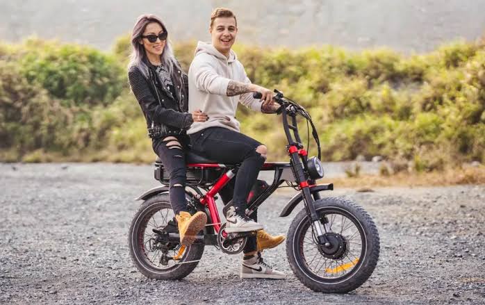 Trafikte Yeni Dönem: Kask, Gözlük ve Eldiven Artık Zorunlu!