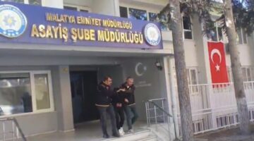 Polis Rolü Oynadı, Gerçek Polisten Kaçamadı!