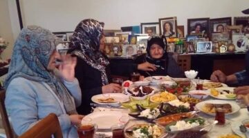 “Kız anadan görür sofra düzmeyi, Oğlan babadan görür oba gezmeyi.”( Yazar-Nermin Yılmaz Akbalaban Yazdı )